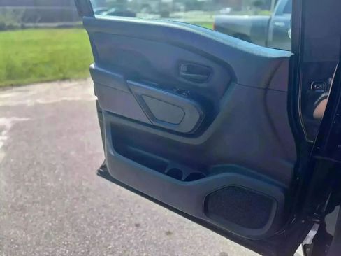 Used 2017 Nissan Titan S RWD image 21