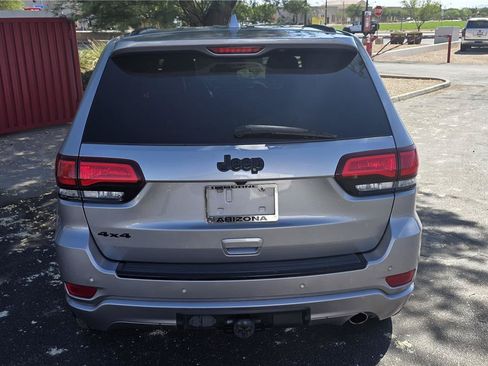 Used 2018 Jeep Grand Cherokee Altitude AWD/4WD image 5