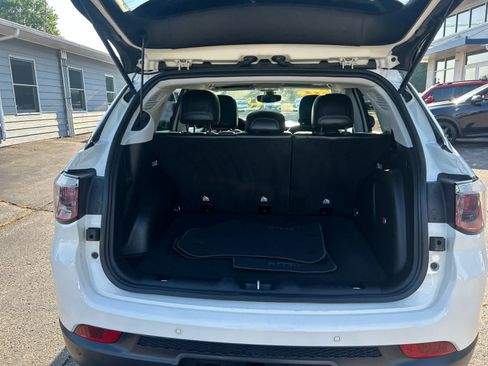 Used 2018 Jeep Compass Limited w/ Navigation Group AWD/4WD image 24
