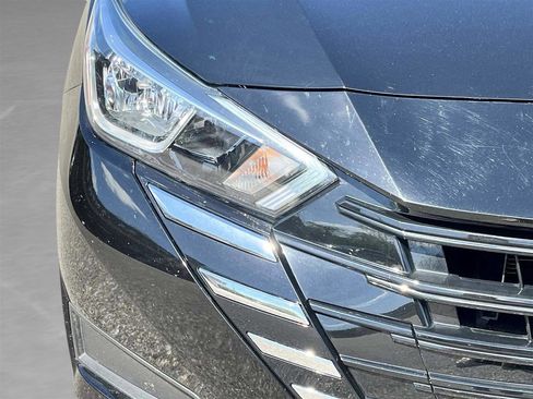 Used 2024 Nissan Versa SV image 5