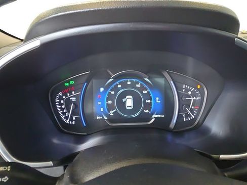 Used 2019 Hyundai Santa Fe Limited AWD/4WD image 14
