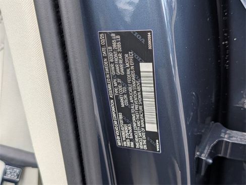 Used 2025 Volvo XC90 B6 Ultra w/ Protection Package Premier image 22