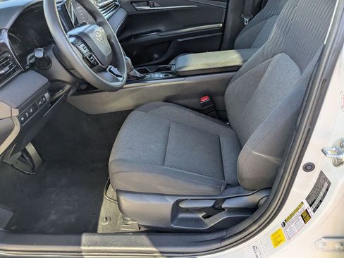 Used 2025 Toyota Camry LE image 11