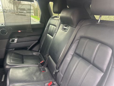 Used 2018 Land Rover Range Rover Sport SE image 25