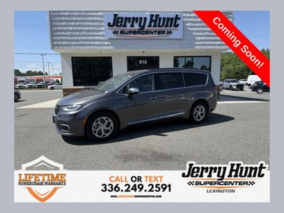 Used 2023 Chrysler Pacifica Limited