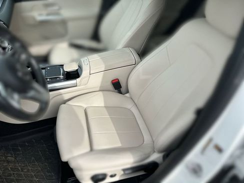 Used 2022 Mercedes-Benz GLA 250 4MATIC image 15