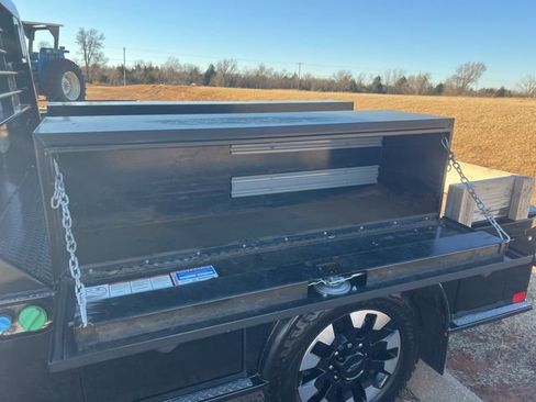 Used 2020 Chevrolet Silverado 2500 LT w/ Convenience Package image 6