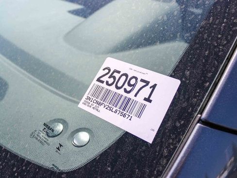 New 2025 Nissan Versa SR w/ Trunk Package image 32