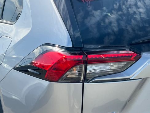 Used 2022 Toyota RAV4 LE AWD/4WD image 20