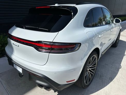 Certified 2025 Porsche Macan S image 9