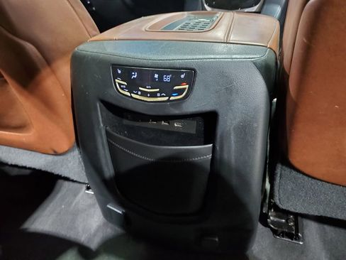 Used 2017 Cadillac Escalade ESV Premium Luxury RWD image 23