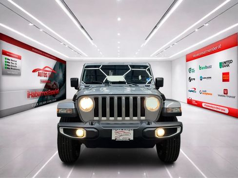 Used 2020 Jeep Wrangler Unlimited Sahara w/ Uconnect 4C Nav & Sound Group AWD/4WD image 2