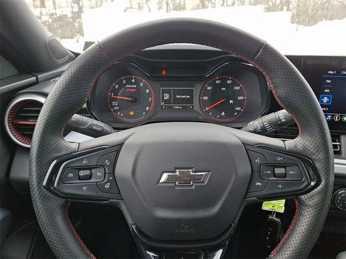 Used 2024 Chevrolet Trax RS w/ Sunroof Package image 18