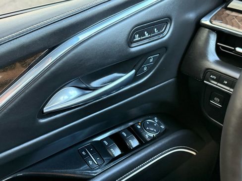 Used 2024 Cadillac Escalade ESV Sport Platinum w/ LPO, ONYX Package image 18