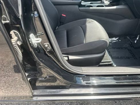Used 2024 Nissan Altima 2.5 SV FWD image 31
