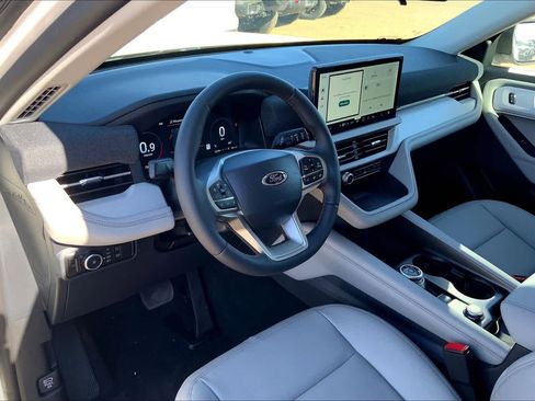 New 2026 Ford Explorer Active w/ Active Comfort Package image 8