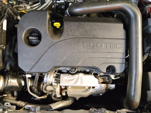 Used 2023 Chevrolet Equinox LS w/ LPO, Floor Liner Package FWD image 30