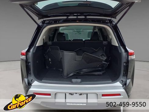 Used 2024 Nissan Pathfinder SL image 8