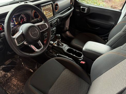 Used 2021 Jeep Gladiator Mojave image 10