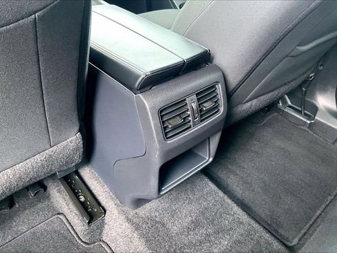 Used 2025 Nissan Rogue S AWD/4WD image 28