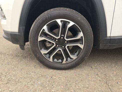 Used 2022 Jeep Compass Limited AWD/4WD image 10