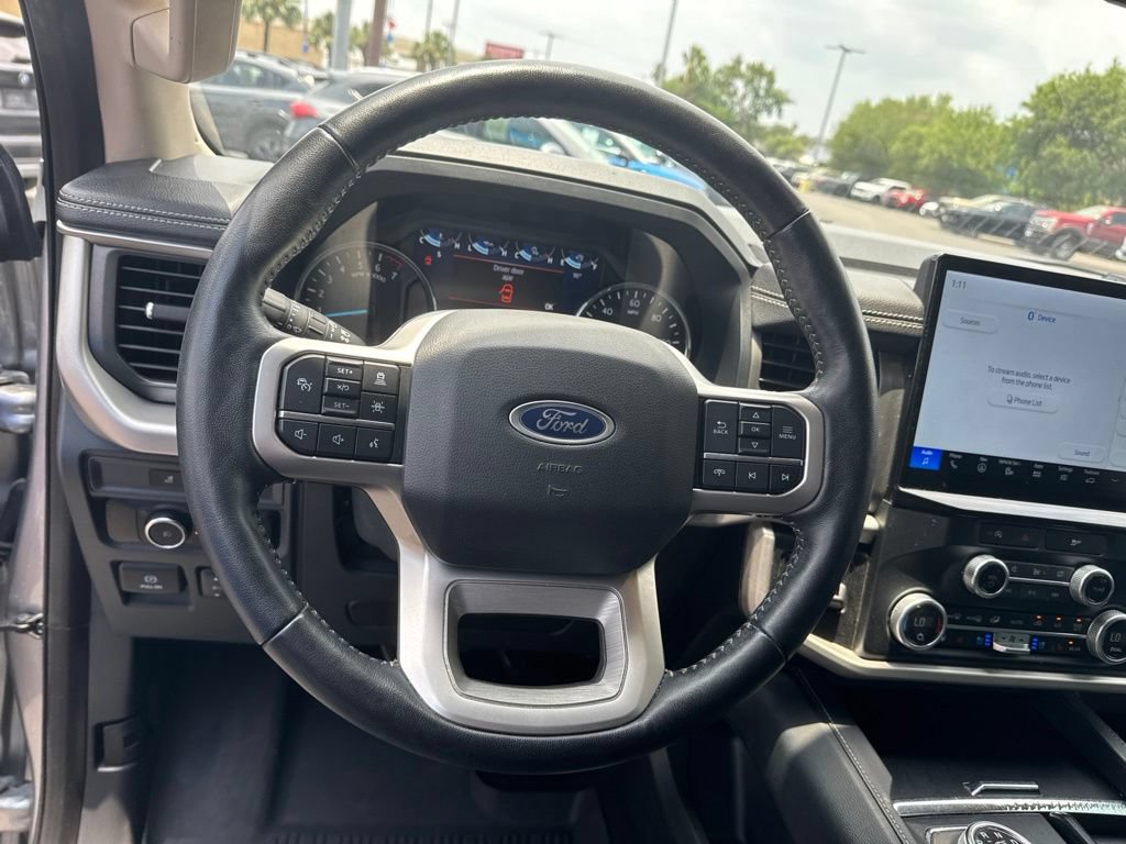 Used 2023 Ford Expedition XLT RWD image 12