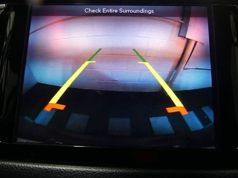 Used 2018 Chrysler Pacifica Touring-L Plus FWD image 17