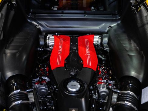 Used 2016 Ferrari 488 GTB RWD image 29