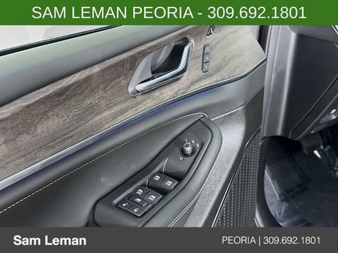 New 2025 Jeep Grand Cherokee Overland w/ Luxury Tech Group IV image 18