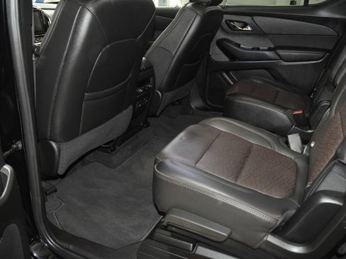 Used 2023 Chevrolet Traverse High Country w/ LPO, Cargo Package AWD/4WD image 40