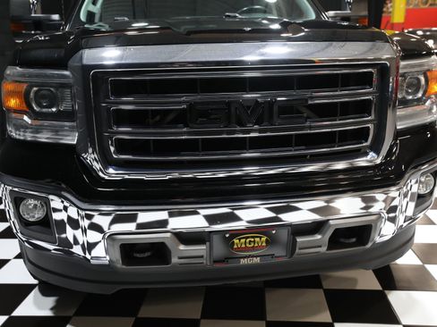 Used 2015 GMC Sierra 1500 SLT w/ SLT Crew Cab Value Package AWD/4WD image 11