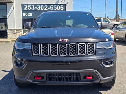 Used 2017 Jeep Grand Cherokee Trailhawk w/ Trailhawk Luxury Group AWD/4WD image 3