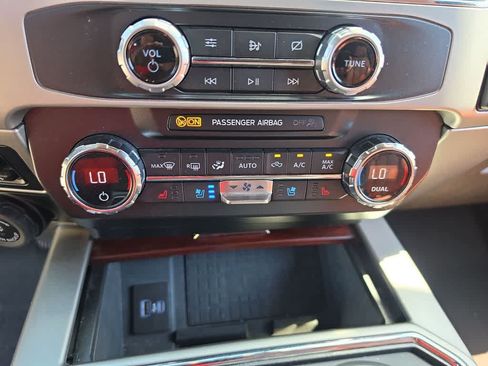 Used 2022 Ford F250 King Ranch w/ King Ranch Ultimate Package AWD/4WD image 19