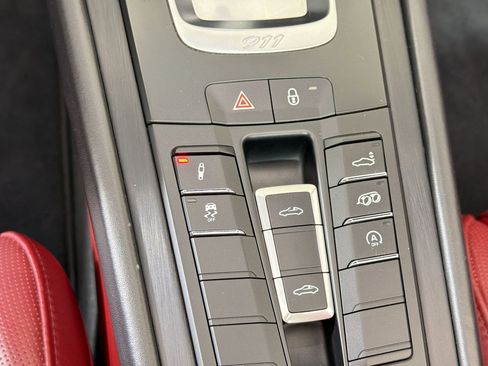 Certified 2019 Porsche 911 Targa 4 GTS AWD/4WD image 29