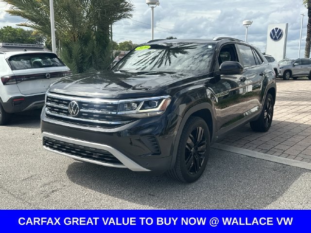 Certified 2020 Volkswagen Atlas Cross Sport SE w/ Panoramic Sunroof Package FWD image 2