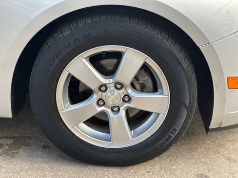 Used 2014 Chevrolet Cruze LT FWD image 4
