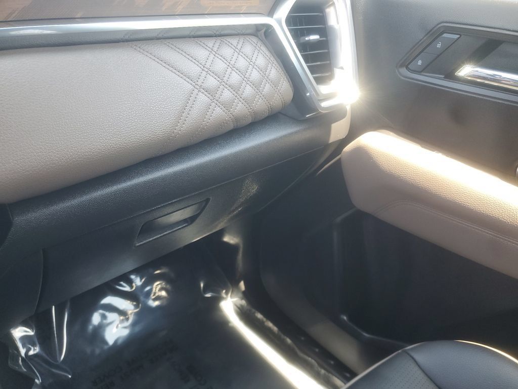 Used 2024 GMC Canyon Denali AWD/4WD image 36