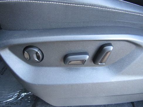 Used 2023 Volkswagen Atlas SE FWD image 13