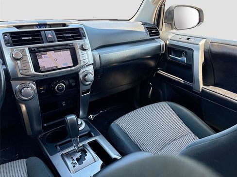 Used 2016 Toyota 4Runner SR5 AWD/4WD image 22