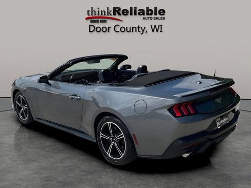 Used 2025 Ford Mustang Premium RWD image 5