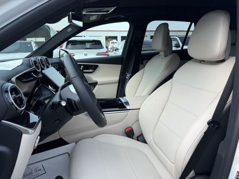 Certified 2025 Mercedes-Benz GLC 300 4MATIC image 8