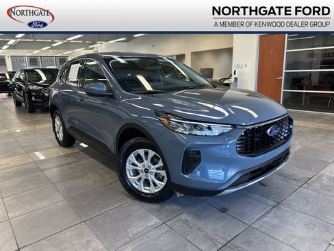 Used 2023 Ford Escape Active w/ Tech Pack #2 image 1