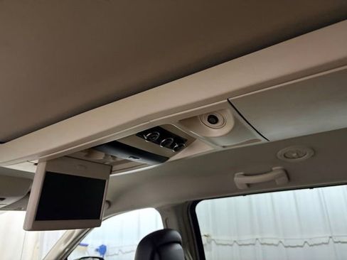 Used 2012 Chrysler Town & Country Touring-L w/ Premium Group FWD image 24