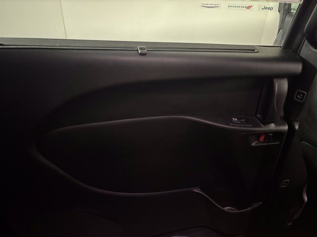 Used 2025 Chrysler Pacifica Select FWD image 24