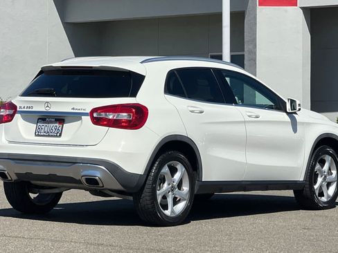 Used 2018 Mercedes-Benz GLA 250 4MATIC image 2