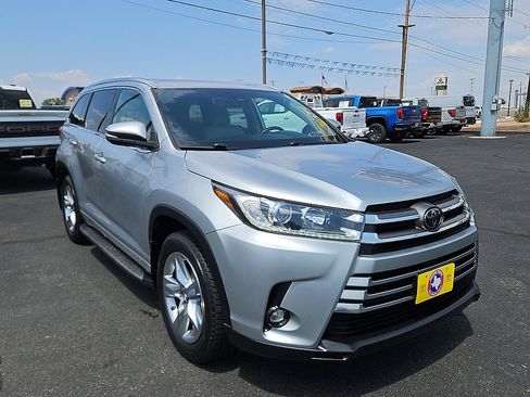 Used 2019 Toyota Highlander Limited FWD image 6