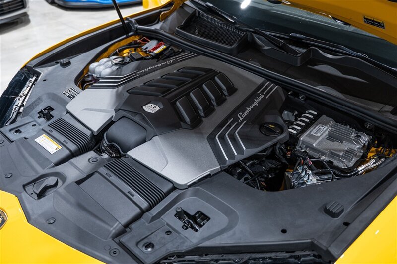 Used 2020 Lamborghini Urus AWD/4WD image 46
