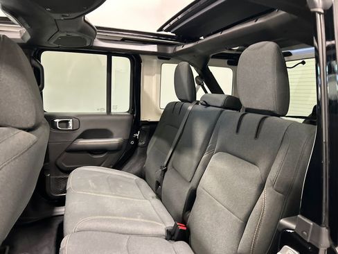 Used 2025 Jeep Wrangler Unlimited Sahara w/ Safety Group image 31