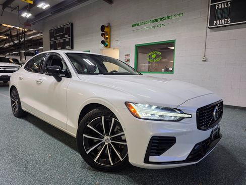 Used 2023 Volvo S60 T8 Plus image 14