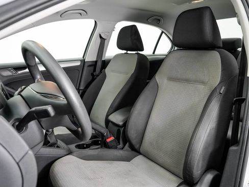 Used 2017 Volkswagen Jetta S w/ Jetta S Cold Weather Package FWD image 7